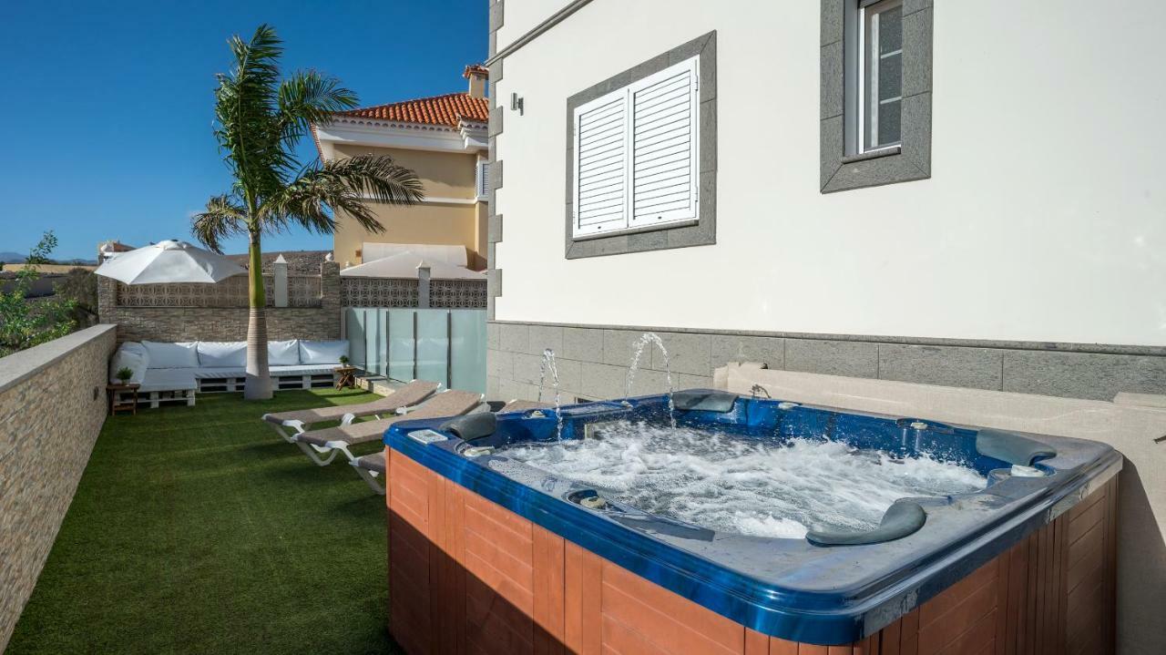 Villa, Private Heated Pool And Jacuzzi . マスパロマス エクステリア 写真